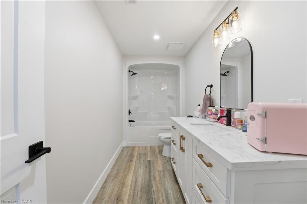 48 Rebecca Drive, Aylmer, ON - Indoor Photo Showing Bathroom