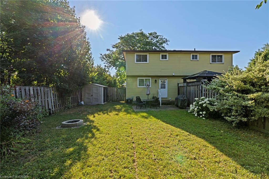 8 Gerrick Court, Hamilton, ON - Outdoor