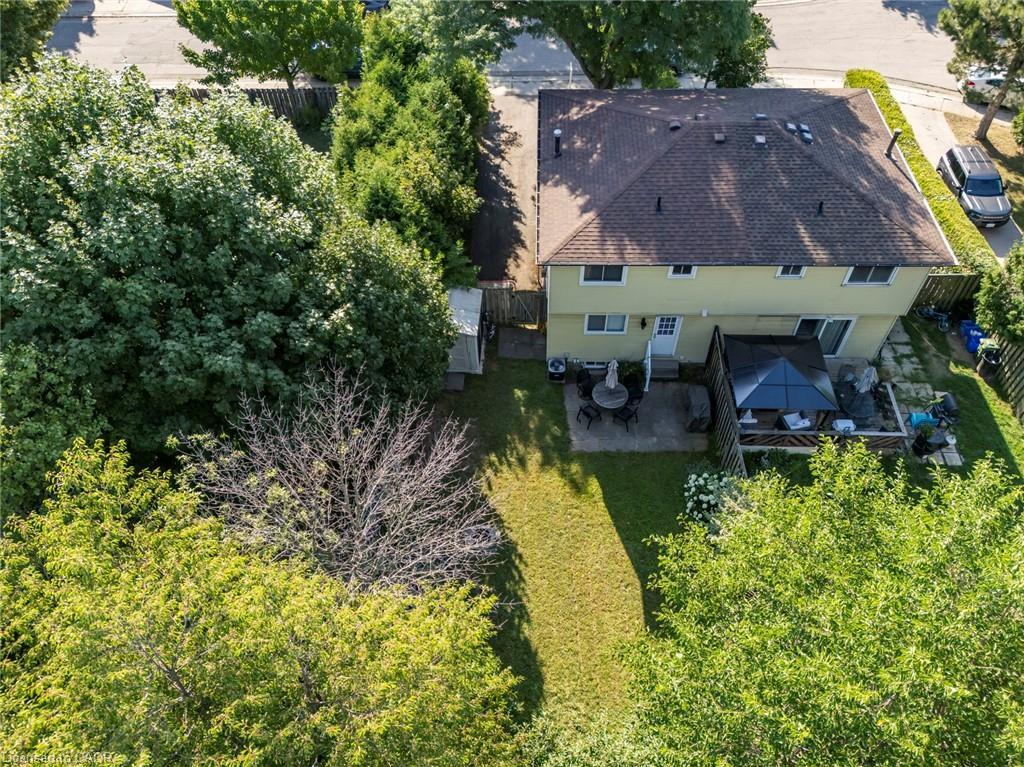8 Gerrick Court, Hamilton, ON - Outdoor