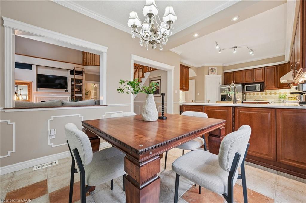 317 Winterburg Court, Waterloo, ON - Indoor Photo Showing Dining Room