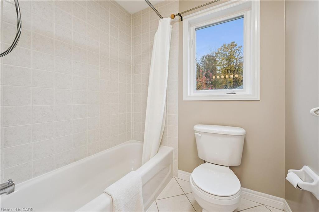 317 Winterburg Court, Waterloo, ON - Indoor Photo Showing Bathroom