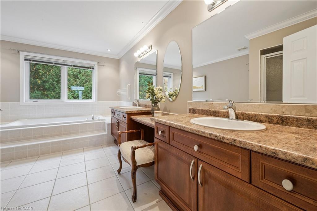 317 Winterburg Court, Waterloo, ON - Indoor Photo Showing Bathroom