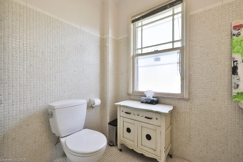 160 King Street E, Mississauga, ON - Indoor Photo Showing Bathroom