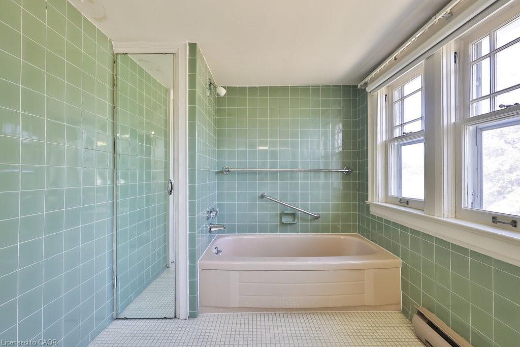 160 King Street E, Mississauga, ON - Indoor Photo Showing Bathroom