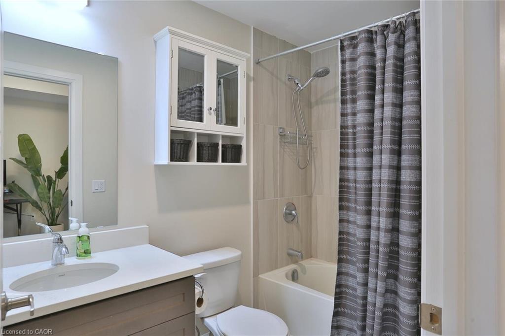 118-5 Wake Robin Drive, Kitchener, ON - Indoor Photo Showing Bathroom