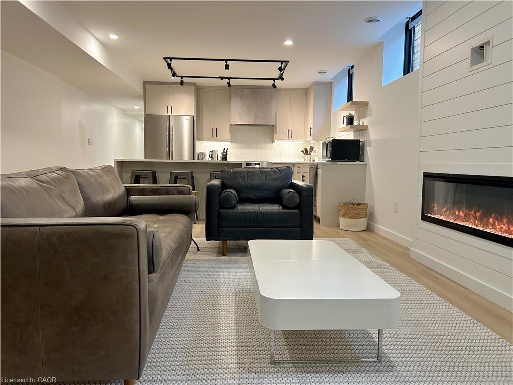 77 Melbourne Street, Hamilton, ON - Indoor Photo Showing Living Room With Fireplace