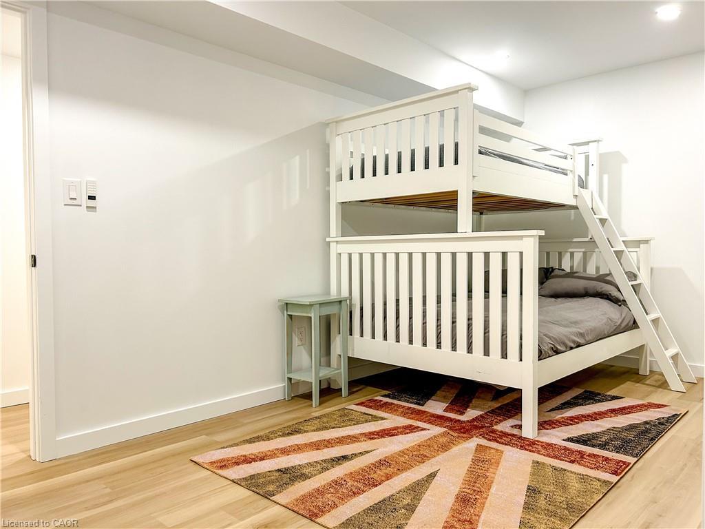 77 Melbourne Street, Hamilton, ON - Indoor Photo Showing Bedroom