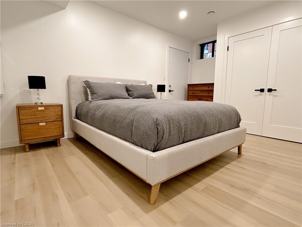 77 Melbourne Street, Hamilton, ON - Indoor Photo Showing Bedroom