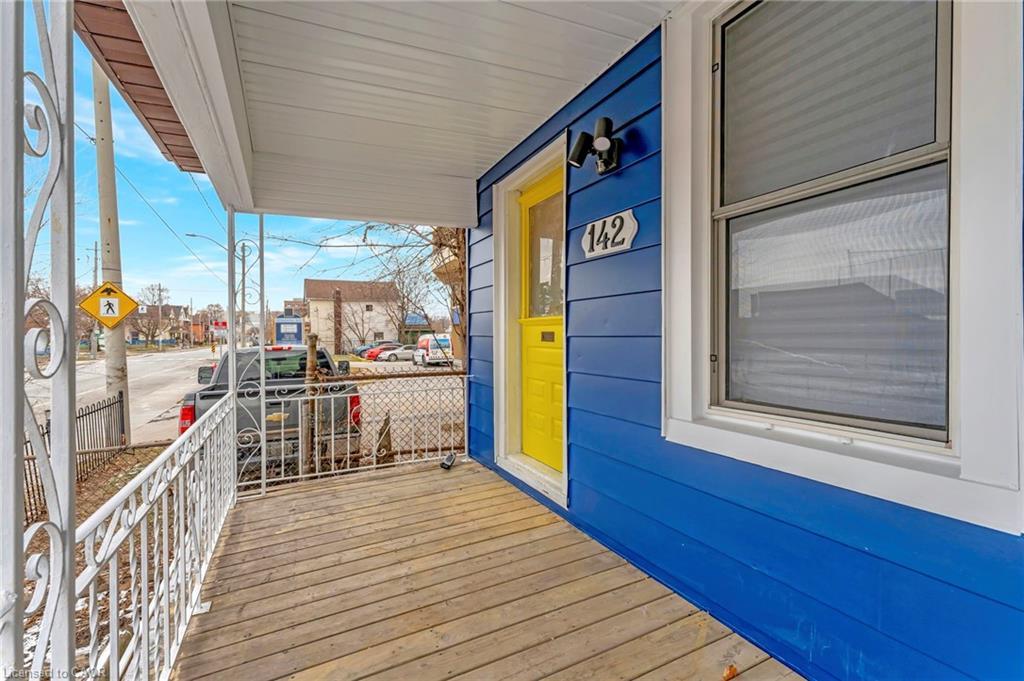 142 Sanford Avenue N, Hamilton, ON - Outdoor With Exterior