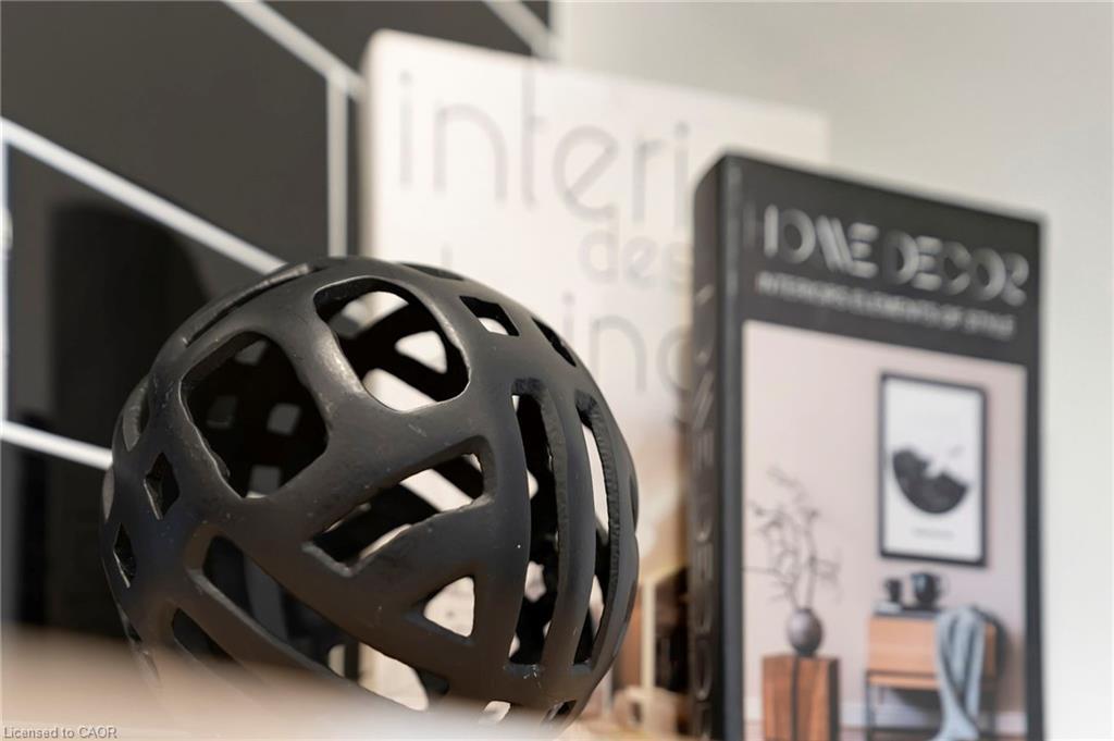 142 Sanford Avenue N, Hamilton, ON -