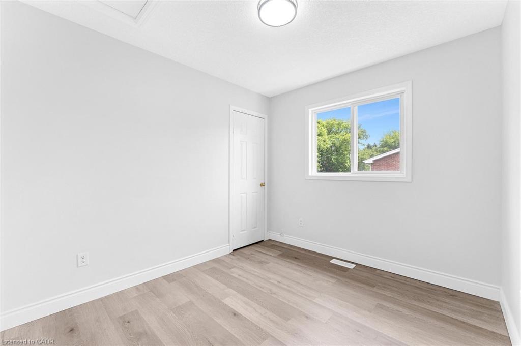 120 Jansen Avenue, Kitchener, ON - Indoor Photo Showing Other Room