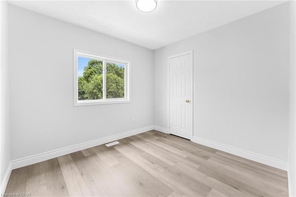 120 Jansen Avenue, Kitchener, ON - Indoor Photo Showing Other Room