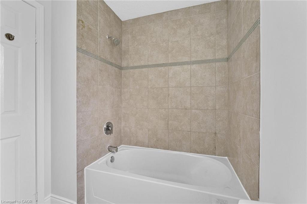 120 Jansen Avenue, Kitchener, ON - Indoor Photo Showing Bathroom