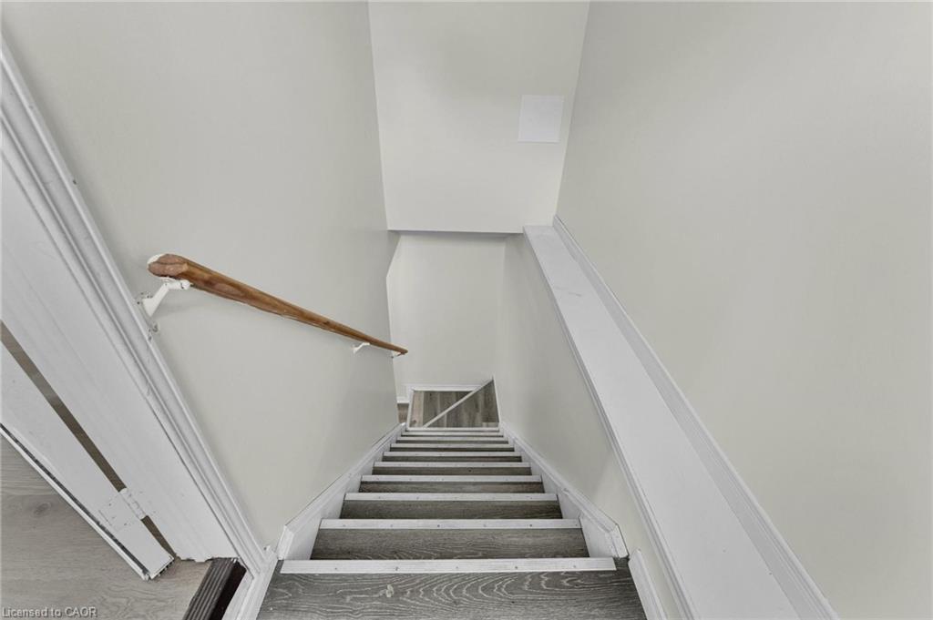 120 Jansen Avenue, Kitchener, ON - Indoor Photo Showing Other Room