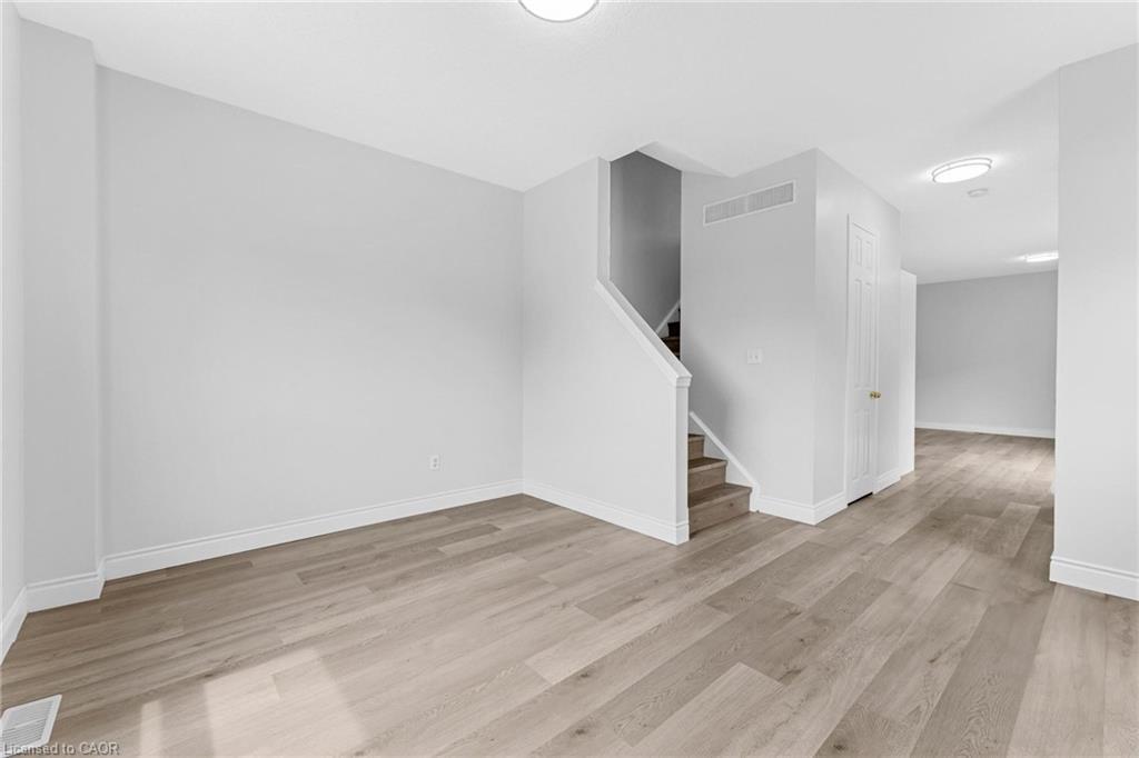 120 Jansen Avenue, Kitchener, ON - Indoor Photo Showing Other Room