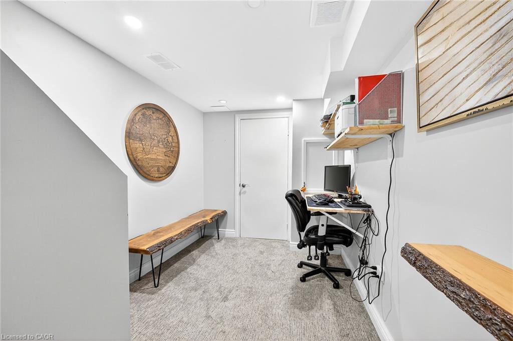 14-134 Terni Boulevard, Hamilton, ON - Indoor Photo Showing Office