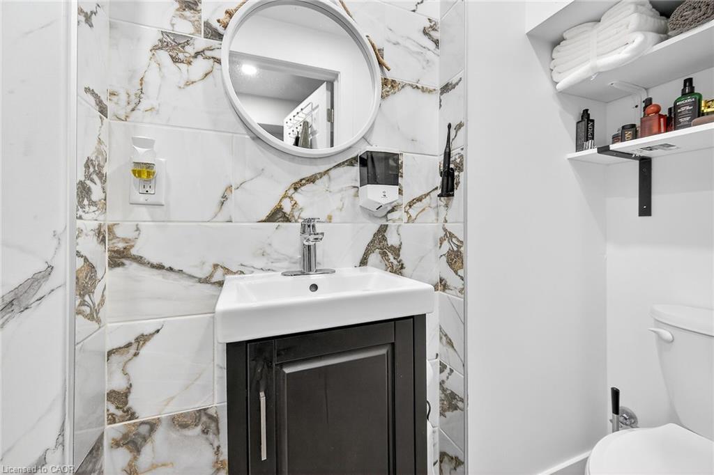 14-134 Terni Boulevard, Hamilton, ON - Indoor Photo Showing Bathroom