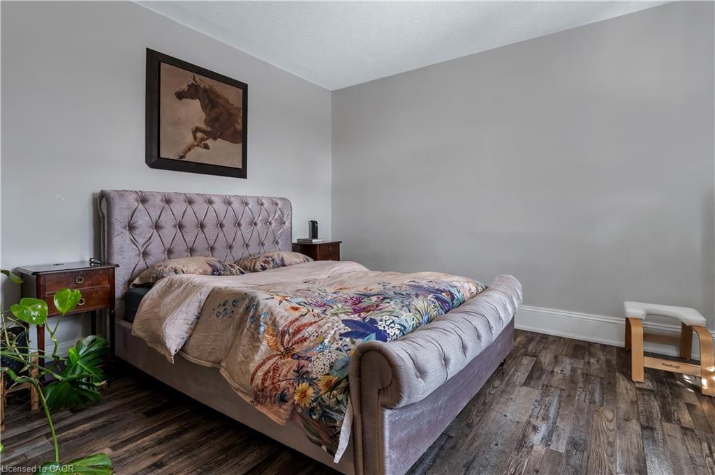 193 Locke Street N, Hamilton, ON - Indoor Photo Showing Bedroom