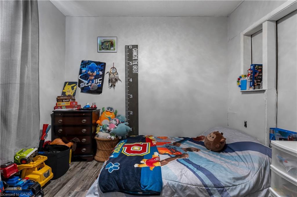 193 Locke Street N, Hamilton, ON - Indoor Photo Showing Bedroom