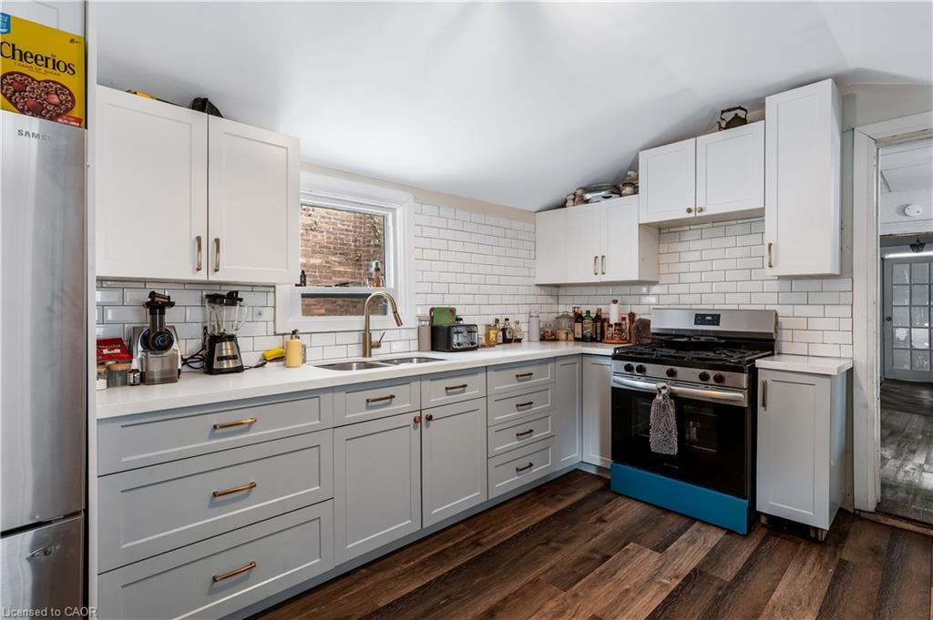 193 Locke Street N, Hamilton, ON - Indoor Photo Showing Kitchen