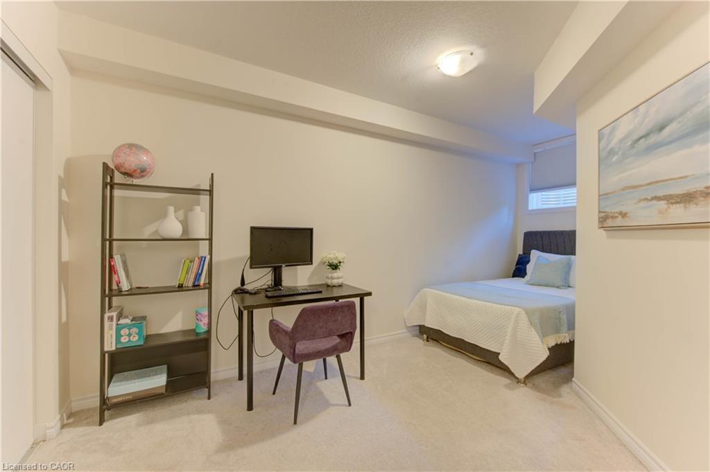 B-385 Westwood Drive, Kitchener, ON - Indoor Photo Showing Other Room