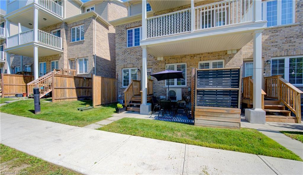 B-385 Westwood Drive, Kitchener, ON - Outdoor