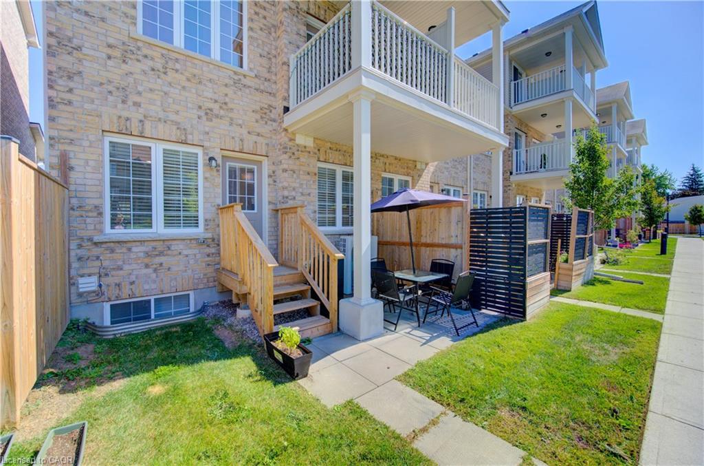 B-385 Westwood Drive, Kitchener, ON - Outdoor