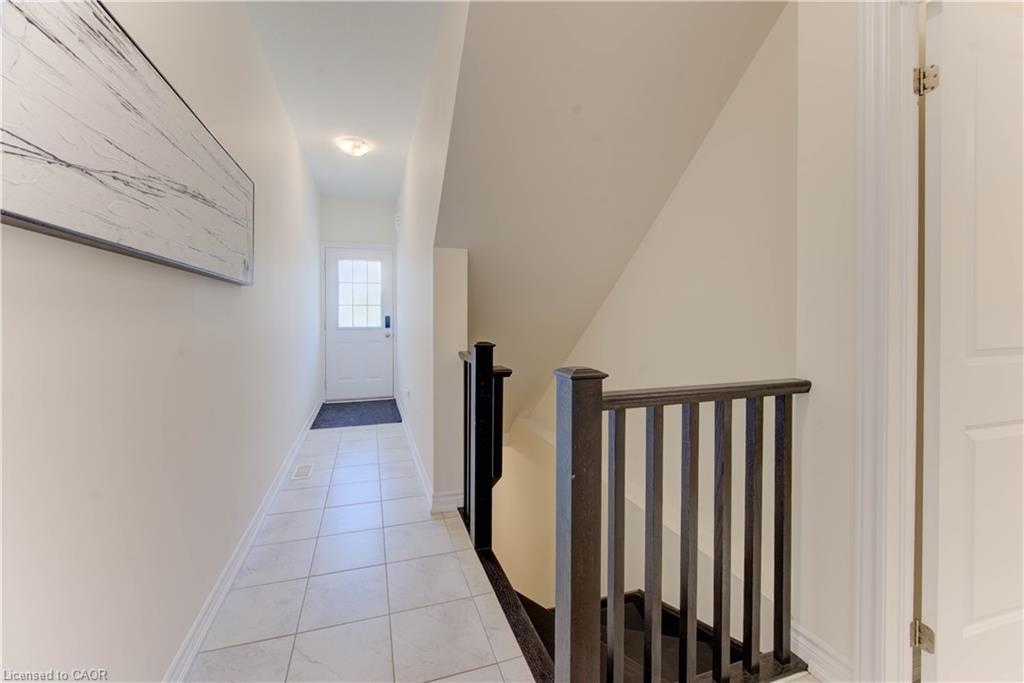 B-385 Westwood Drive, Kitchener, ON - Indoor Photo Showing Other Room