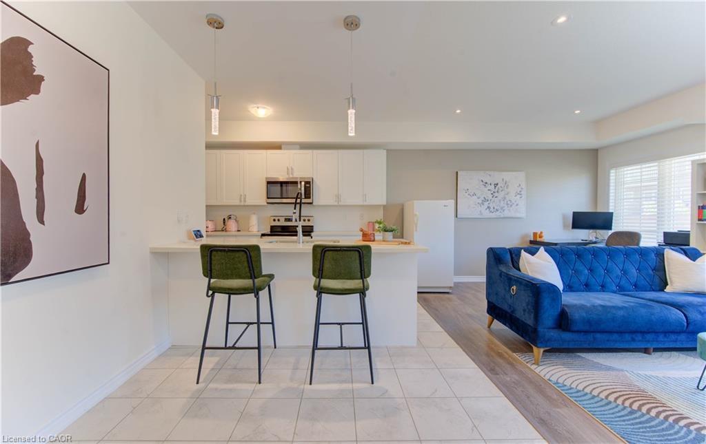 B-385 Westwood Drive, Kitchener, ON - Indoor