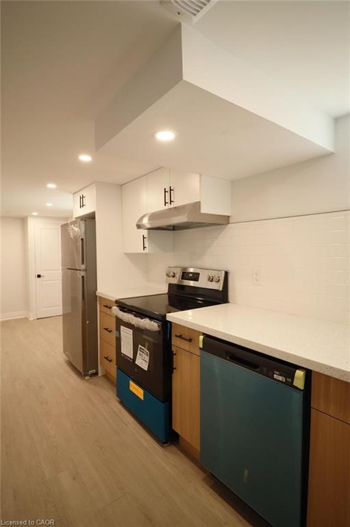 B-924 Concession Street, Hamilton, ON - Indoor Photo Showing Kitchen With Stainless Steel Kitchen