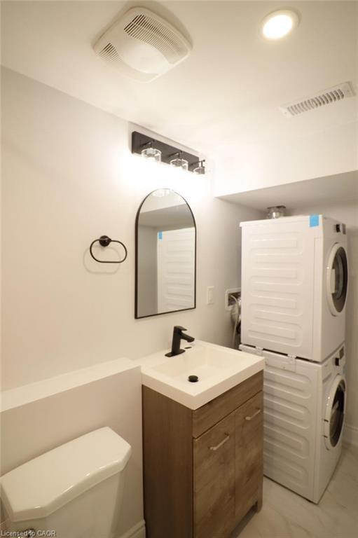 B-924 Concession Street, Hamilton, ON - Indoor Photo Showing Laundry Room