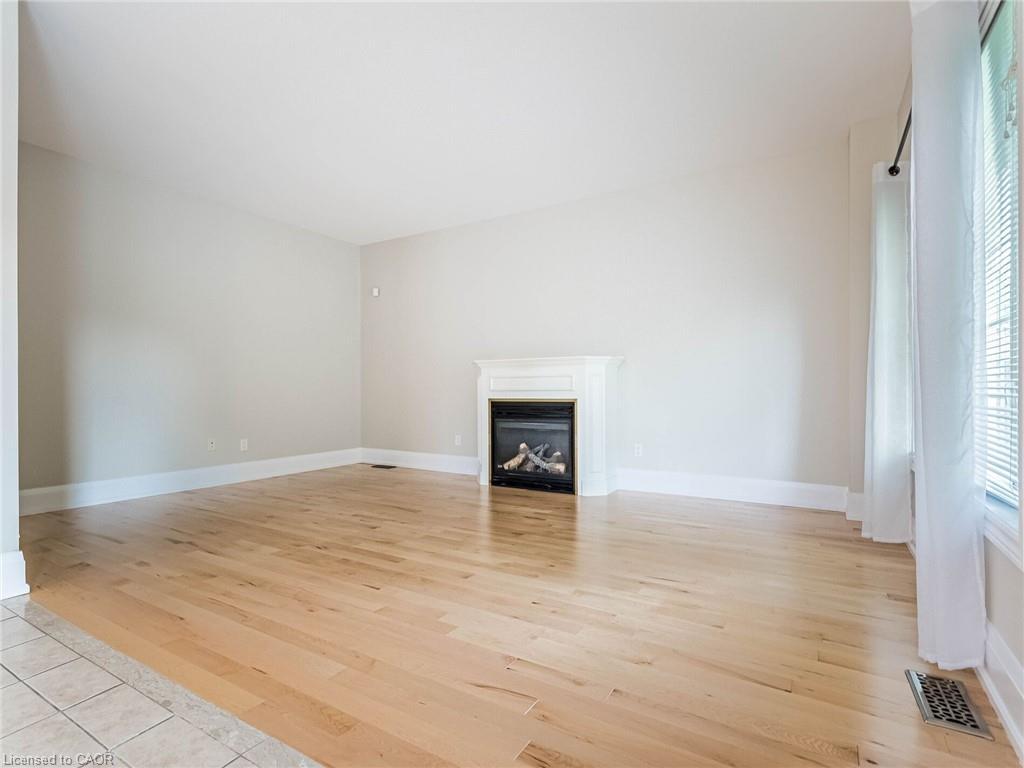 4 Panorama Way, Stoney Creek, ON - Indoor With Fireplace