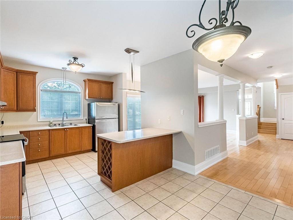 4 Panorama Way, Stoney Creek, ON - Indoor Photo Showing Kitchen