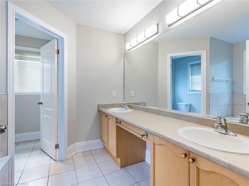 4 Panorama Way, Stoney Creek, ON - Indoor Photo Showing Bathroom