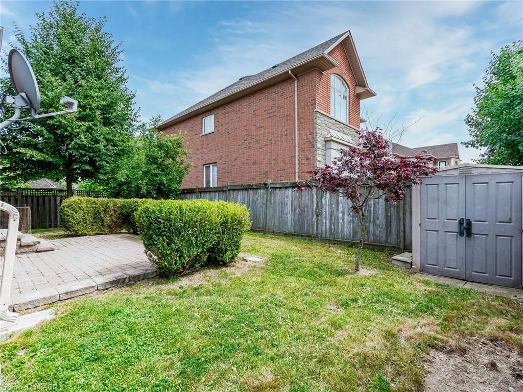 4 Panorama Way, Stoney Creek, ON - Outdoor