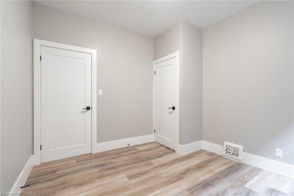 Main-241-243 King Street W, Hamilton, ON - Indoor Photo Showing Other Room