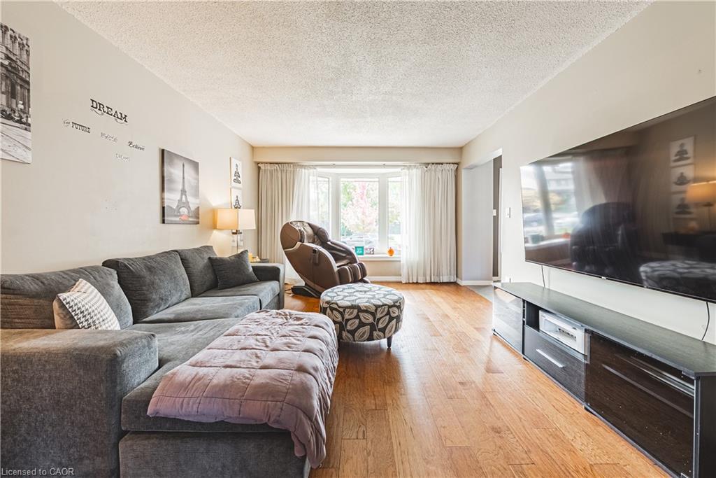 5 Bing Crescent, Stoney Creek, ON - Indoor Photo Showing Living Room
