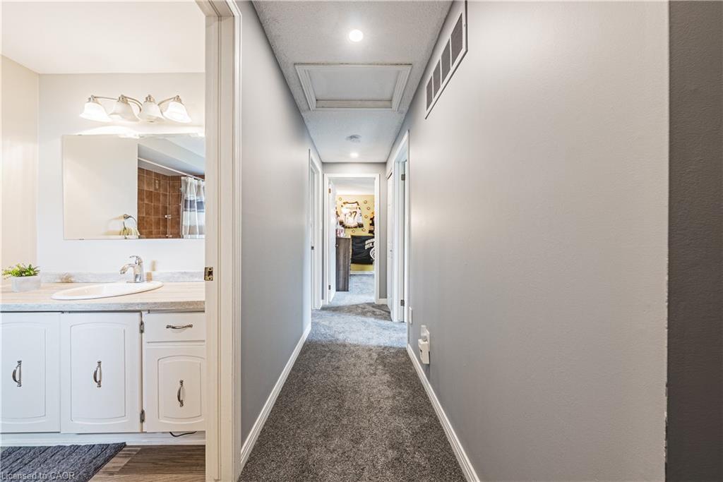 5 Bing Crescent, Stoney Creek, ON - Indoor Photo Showing Bathroom