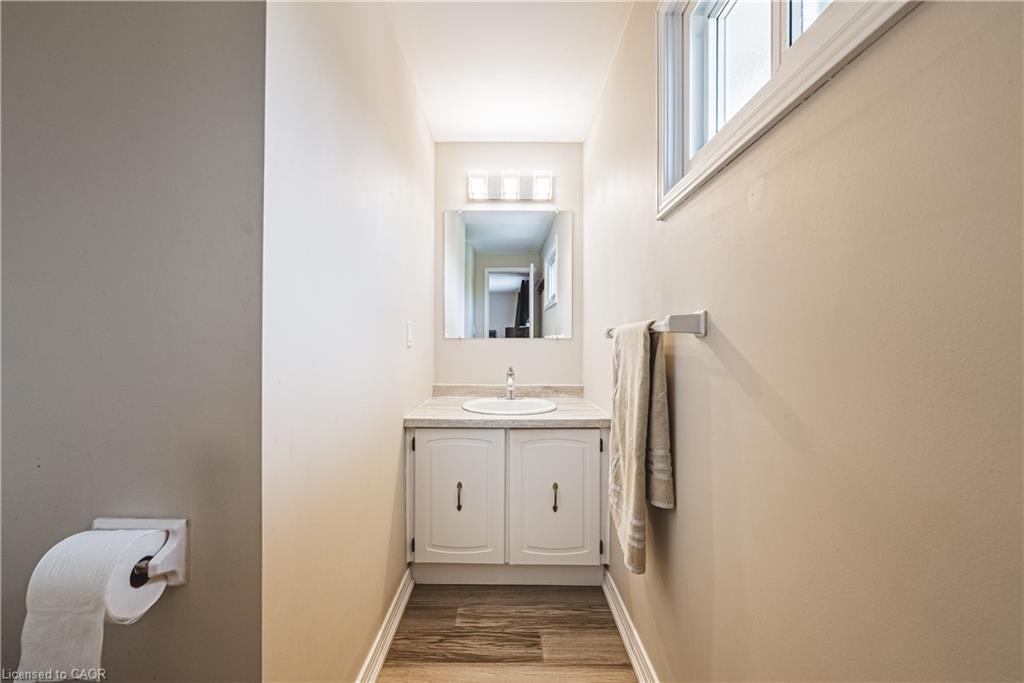 5 Bing Crescent, Stoney Creek, ON - Indoor Photo Showing Bathroom