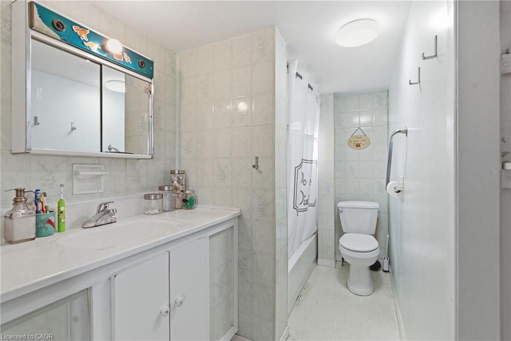 159 Durham Street, Port Colborne, ON - Indoor Photo Showing Bathroom