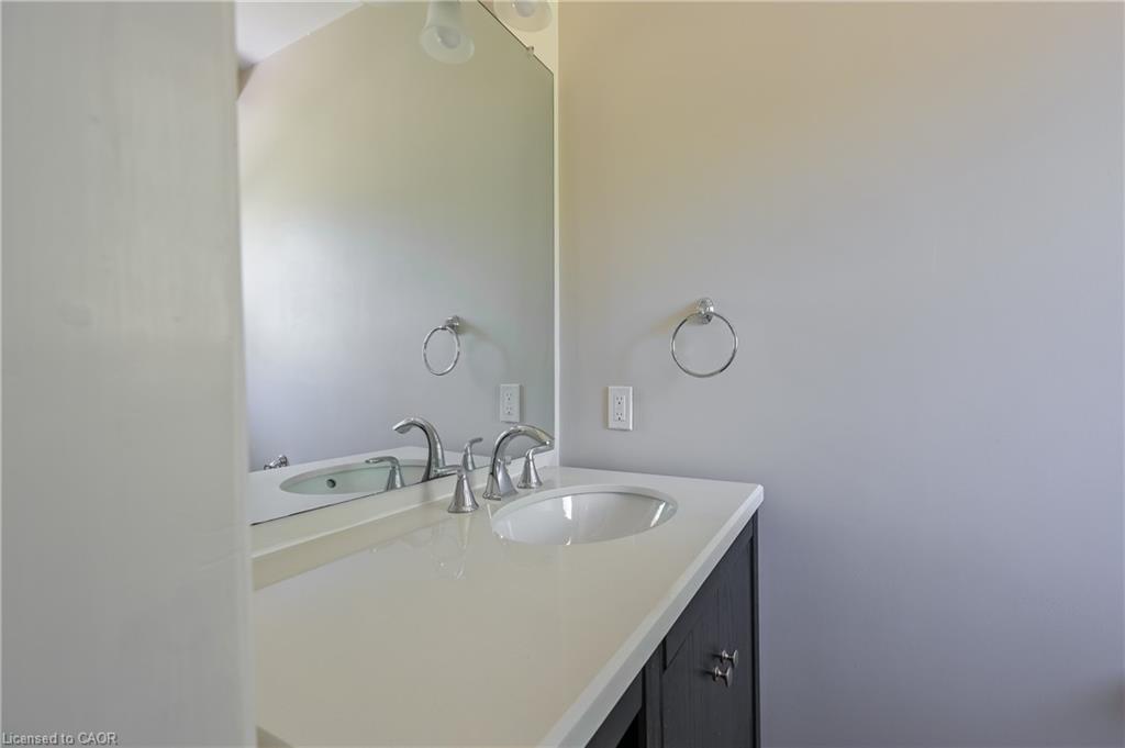 2471 Meadowood Crescent, Oakville, ON - Indoor Photo Showing Bathroom