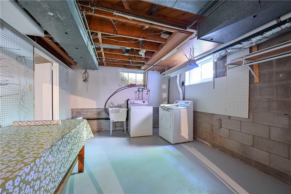2471 Meadowood Crescent, Oakville, ON - Indoor Photo Showing Laundry Room