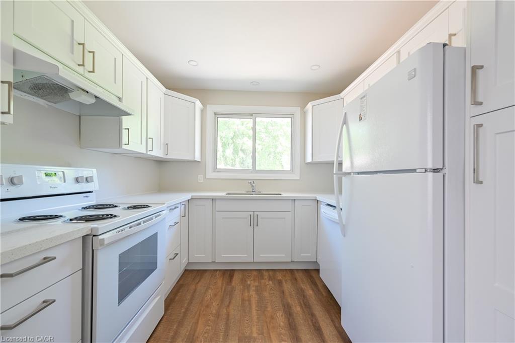 2471 Meadowood Crescent, Oakville, ON - Indoor Photo Showing Kitchen