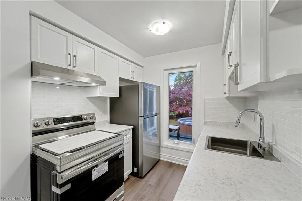 51 Lucas Lane, Ajax, ON - Indoor Photo Showing Kitchen
