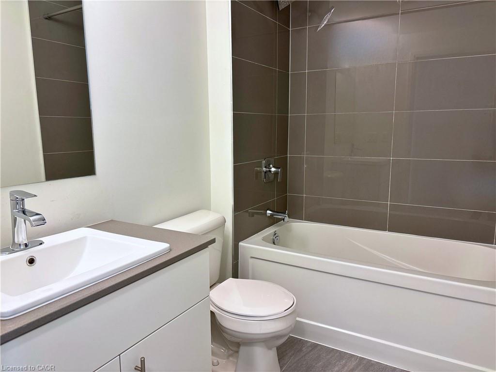 2110-108 Garment Street, Kitchener, ON - Indoor Photo Showing Bathroom