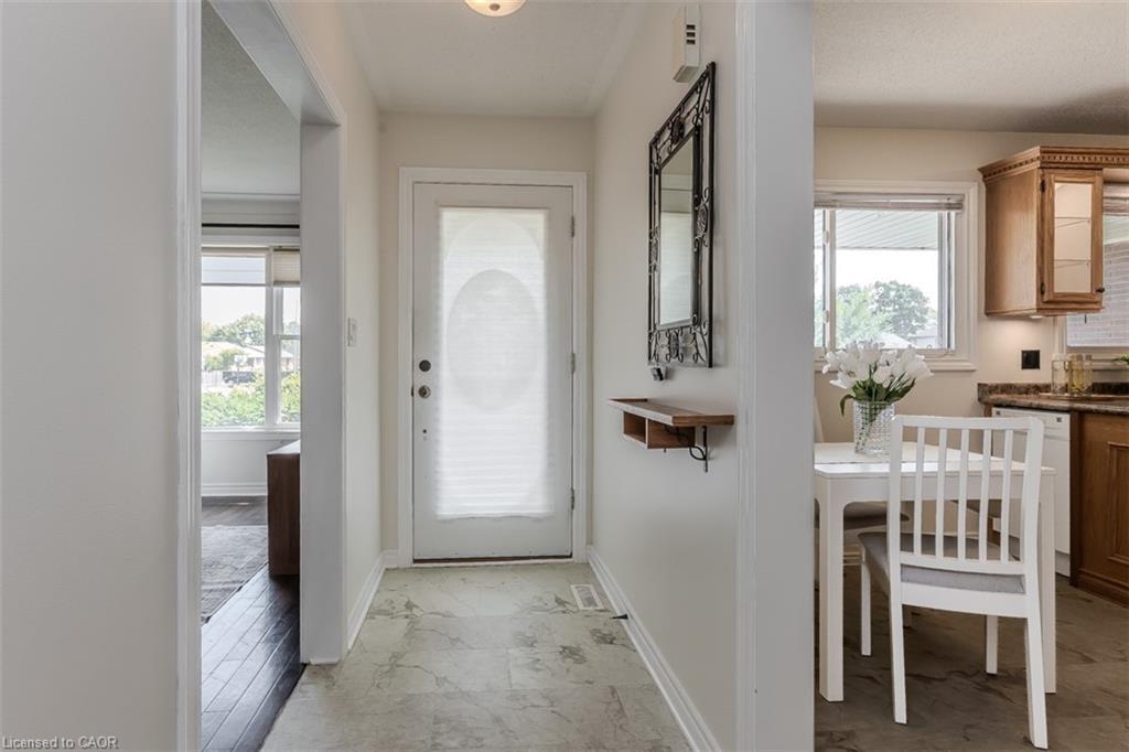 407 Murray Street, Grimsby, ON - Indoor