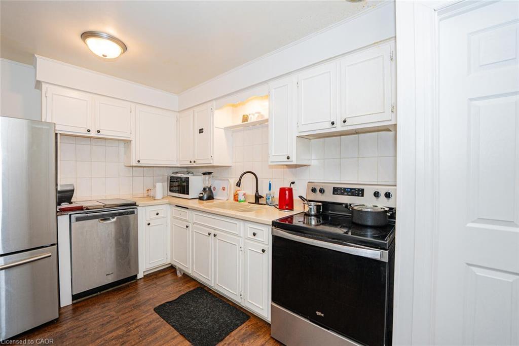 38-14 Williamsburg Road, Kitchener, ON - Indoor Photo Showing Kitchen