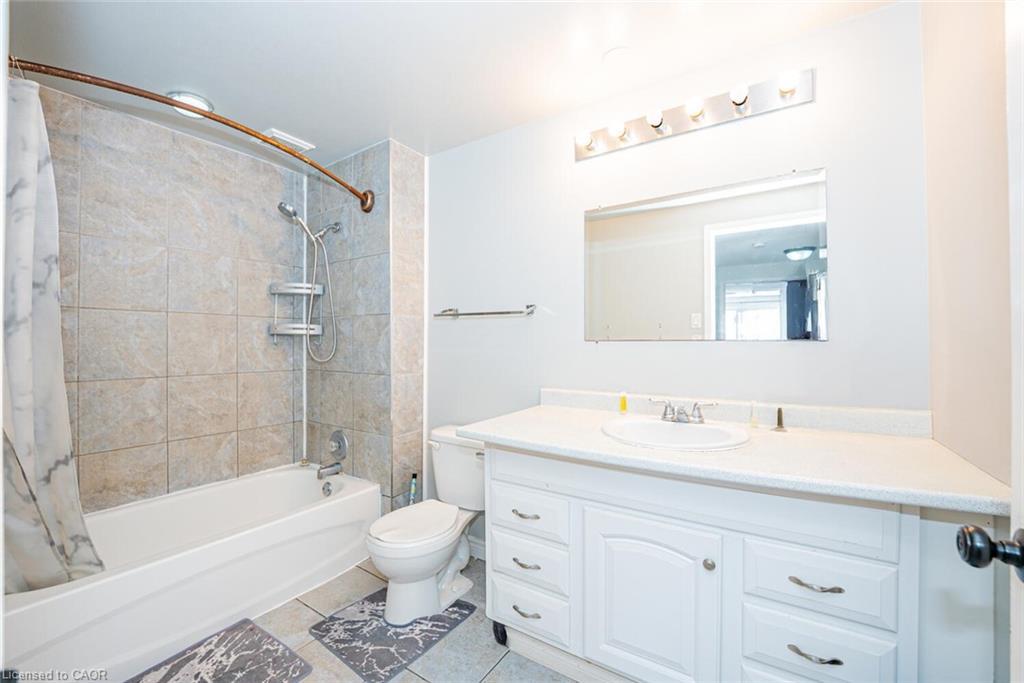 38-14 Williamsburg Road, Kitchener, ON - Indoor Photo Showing Bathroom