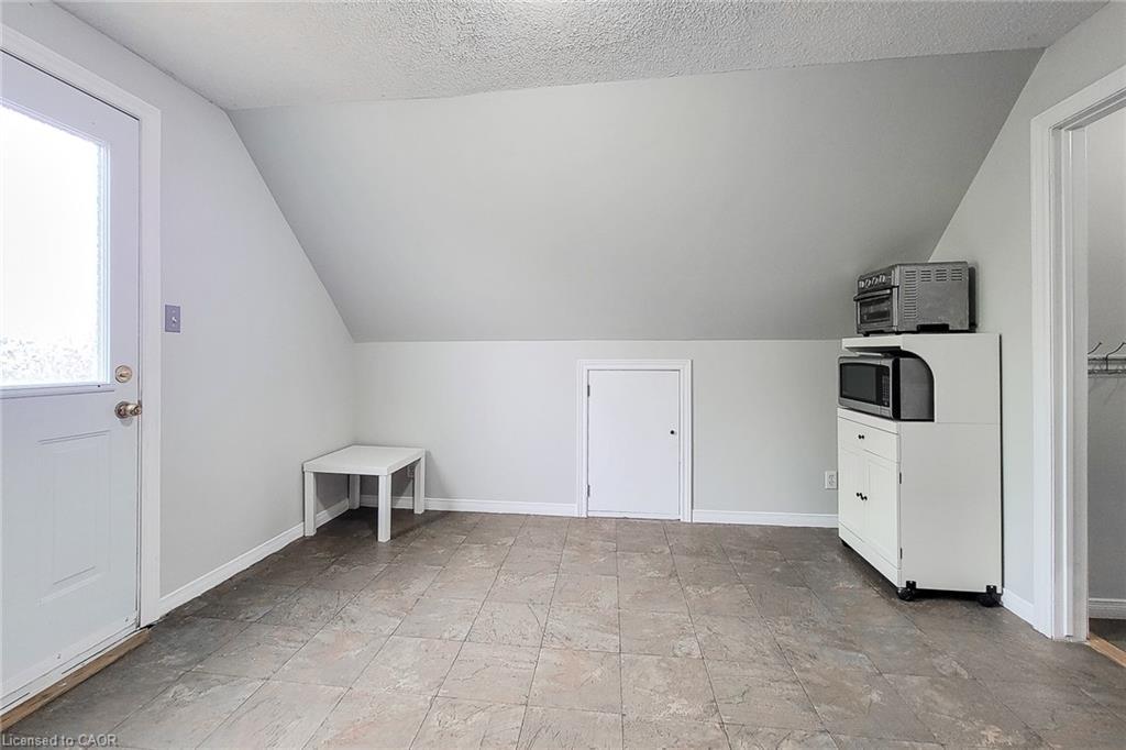 125 Sanford Avenue N, Hamilton, ON - Indoor Photo Showing Other Room