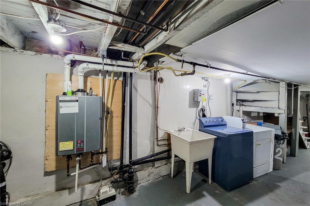 125 Sanford Avenue N, Hamilton, ON - Indoor Photo Showing Basement